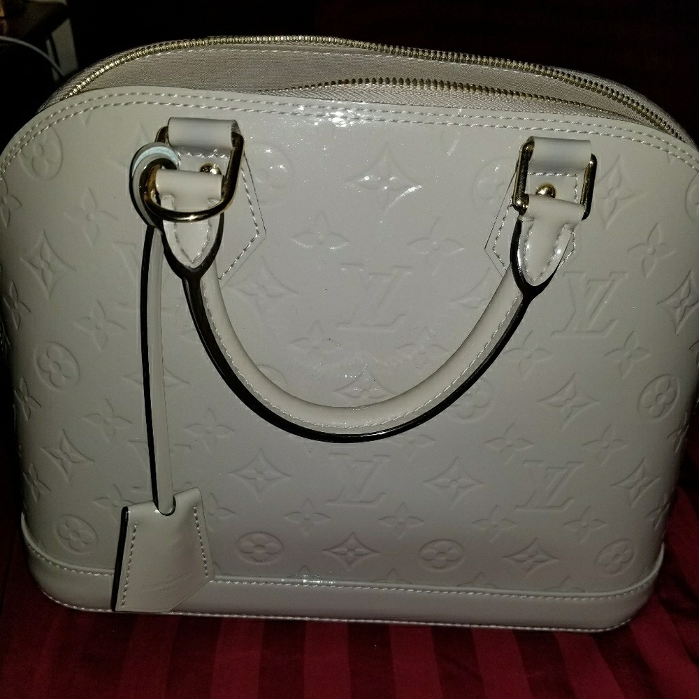 Louis Vuitton Alma Vernis PM